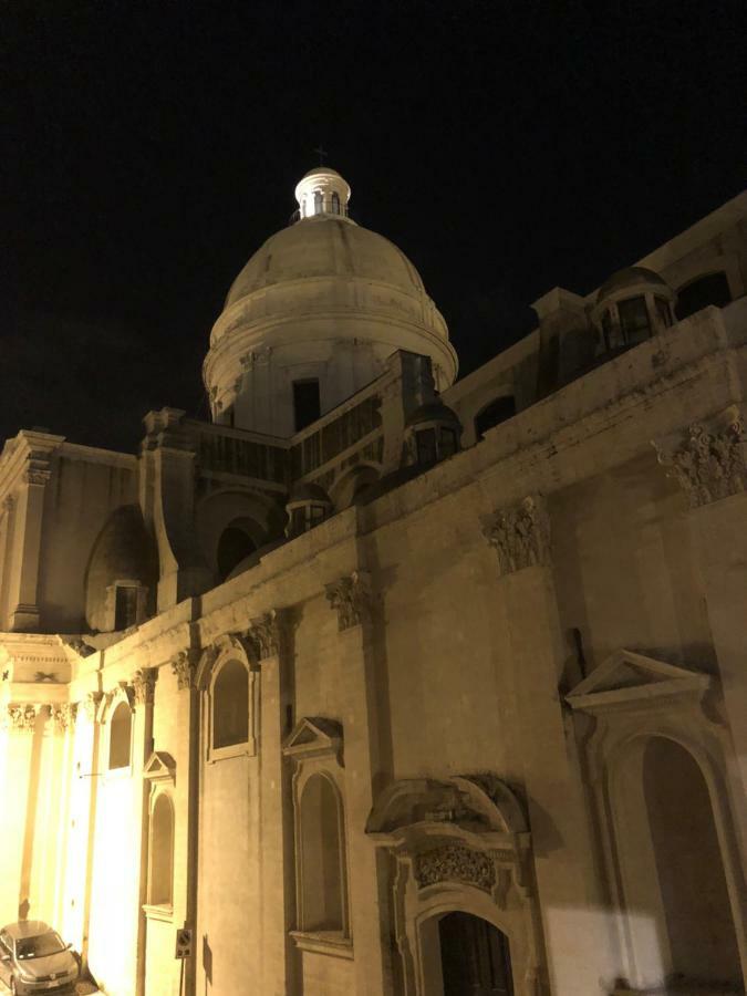 Happy Holidays Noto Exterior photo